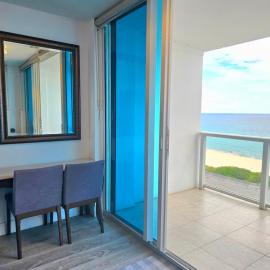 BEACHFRONT STUDIO wITH KITCHENETTE