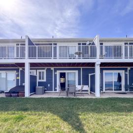 Lake View Condo 930 2