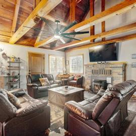 Little Cozy Cabin, hotel di Shaver Lake