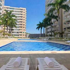 Apto 3Hab Piso 5 Piscina Gym Wifi Aire AC Parqueadero Soledad, hotel em Soledad