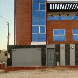 Villa rez de chaussez ,étage superieur avec piscine ,jaccuzi à Bambilor, non loin du Lac Rose, de Diamniadio et de l'aéroport Blaise Diagne