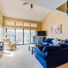 Lake Chelan Shores - Beachfront Paradise #12-4