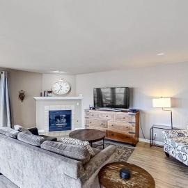 Lake Chelan Shores Sleek Stunner 19 to 4