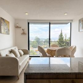Condo in Quito near the American Embassy and Solca