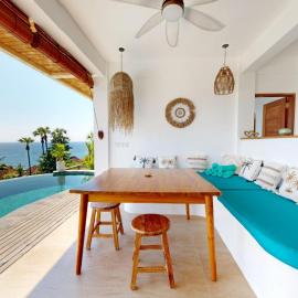 Villas Lipah beach ocean view: Ambat şehrinde bir otel