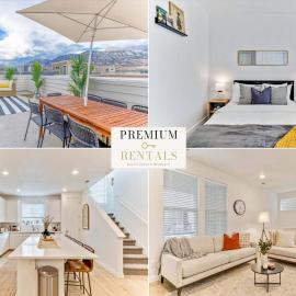 Modern 4BR Home Rooftop Patio Mountain Views