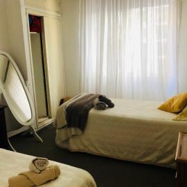 Room privada doble Homestay ! Welcome to the city !