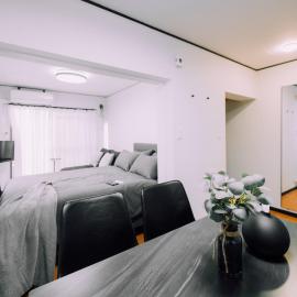 Fukuoka Nakasu Stay 1BR with Private Garden, хотел в Фукуока