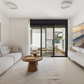 Cozy & Spacious 3BR with Balcony & Mamad