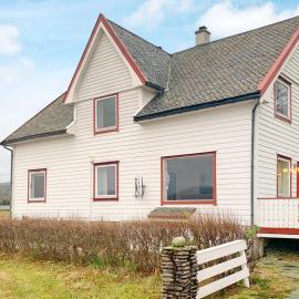 10 person holiday home in Brekke, hotel a Brekke