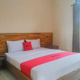 RedDoorz @ Pantai Pelabuhan Ratu 2, hôtel à Sukabumi