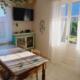 Vintage room with private bathroom on Lake Iseo