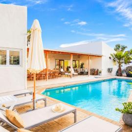LUX 5BR Retreat with Private Pool • Bella Mia Villa