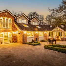 Witsend Cottage - A Beautiful Rural Farmhouse