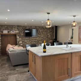 Kingsland Barn, Hot tub and Countryside Views