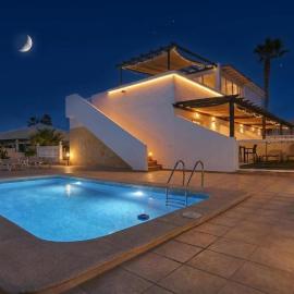 Banama Coliving 2 - Coworking, Surf & Yoga