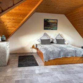 Maisonette Ferienunterkunft zum Rotenfels, hotell i Traisen