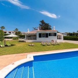 Villa Bini Alana by 3VILLAS, ξενοδοχείο σε Binibeca