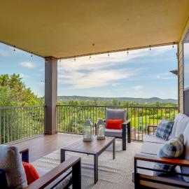 Lake Travis Escape at The Hollows