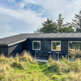 4 star holiday home in Fanø, מלון בSønderho