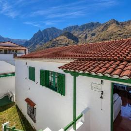 GuestReady - Casa Carmen Terrace Sea View, хотел в Агаете