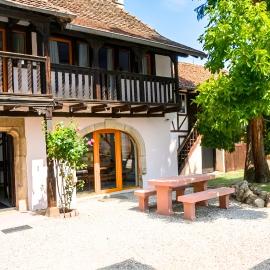 Gîte cosy "Le domaine du parc", jardin privé clos、タンのホテル