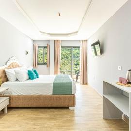 Sea Breeze Suite 33 Llaman - Free Parking
