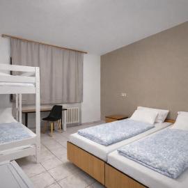 Frankfurt Airport Family Terminal Guesthouse, hotel a Kelsterbach