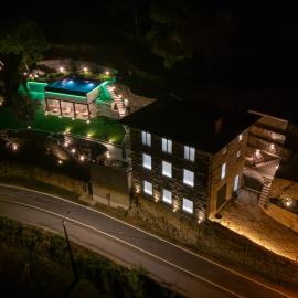 Douro Sky Valley - Private Pool Villa, hotel a Miomães