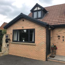 CHESTERFIELDS NEWEST ACCOMMODATION at Lorien Stays - CHATSWORTH - PEAK DISTRICT- EV Point, hotel in Chesterfield