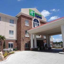 Holiday Inn Express Kenedy by IHG, hotell sihtkohas Kenedy