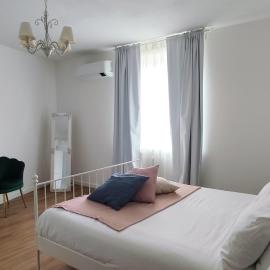 Maison Bon Ton, хотел в Villafranca dʼAsti