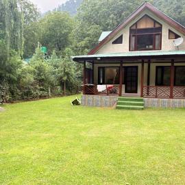 The Shorewood Hut #1