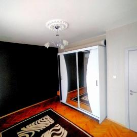 City Centre Suits 3, hotel di Varna City