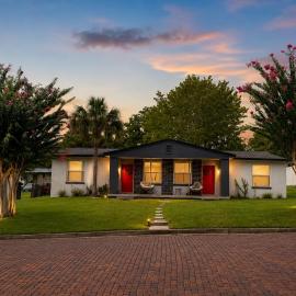 2 bedroom, 1 bath in Downtown Brooksville