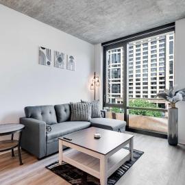 Wabash 4BR - Pool Free In & Out Parking 2