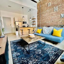 Urban Luxury RetreatMercantile on Morris1BRWiFi