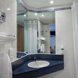Holiday Inn Express Geneva Airport by IHG, hotel en Ginebra