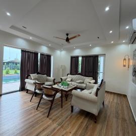 The Karaj Farms, Mohali, hotel a Lāndrān