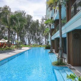 The Sunshine beach Suit with Pool terrace
