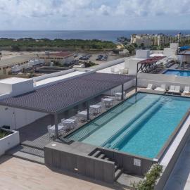 Endless Summer - 2Bed 2Bath Condo - Seasonly Heated Pool with Ocean Views - 5min walk to Beach - Fibre Internet - Sleeps 6: Cabo San Lucas şehrinde bir otel