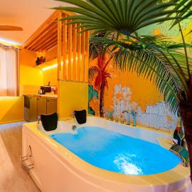 Oasis Cubana I Love Room I Balnéo XXL I Écran Géant