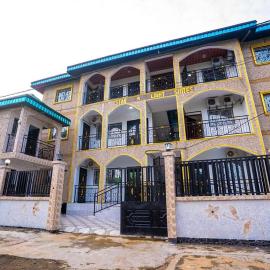 Starlight Suites, Hotel in Limbe