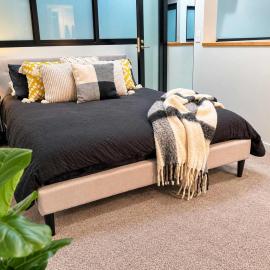 Devonport Loft Apartment AC Great Location!