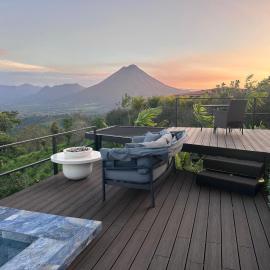 Volcano Views Glamping, viešbutis mieste Monterrey