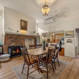 Little Cottage on Lyons