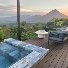 Volcano Views Glamping, hotel di Monterrey