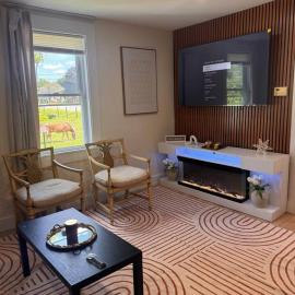 A Scenic Place near Amherst (Next to a Horse Farm), hotell sihtkohas Sunderland