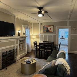 Charming 2BR Ferndale Flat Enclosed Porch & Yard