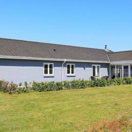 4 star holiday home in Skals, hotel em Sundstrup